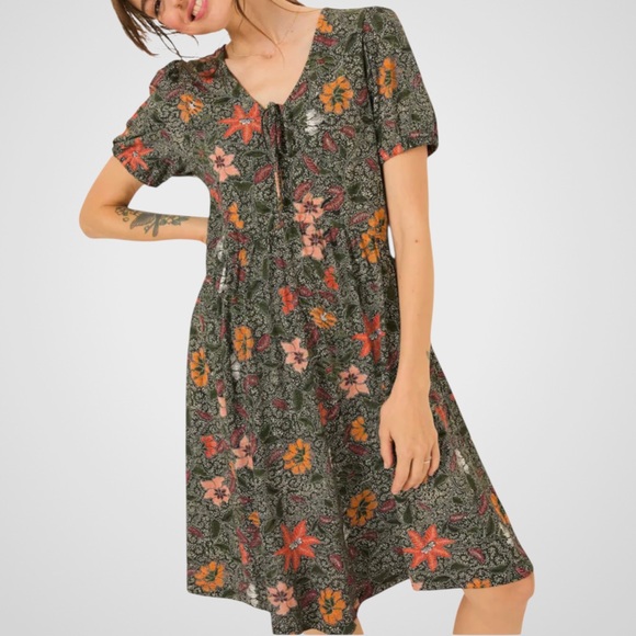 NWOT Fat Face Nell Black / Green Floral Jersey Dress Size 14 - Picture 1 of 13